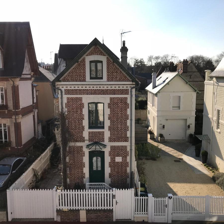 Deauville Triangle d OR Extérieur photo